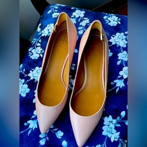 Size 8 pink Tory Burch kitten heels